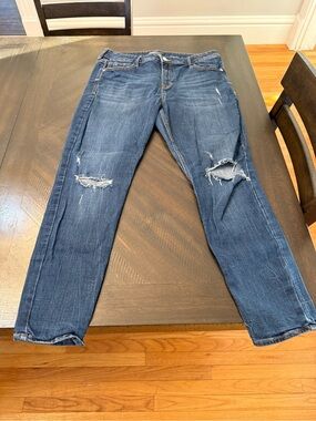 👖 Classic Casual! Old Navy Distressed Rockstar Skinny Jeans 🌟